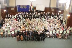 FK Unair lantik dan ambil sumpah 196 dokter muda secara tatap muka