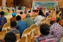 Bupati Sorong mengharapkan suku pribumi Moi bersatu
