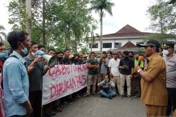 Bupati Belitung serap aspirasi petani kelapa sawit mandiri