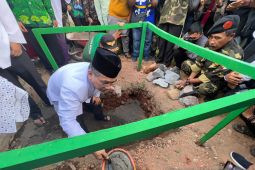 Gus Yahya lakukan peletakan batu pertama Rumah Sakit NU di Jember