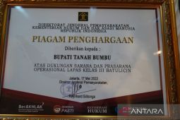 Zairullah terima penghargaan dari Dirjen Pemasyarakatan
