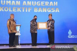Camp Vietnam Batam terima anugerah Memori Kolektif Bangsa