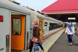 KAI Daop Surabaya tetap minta pelanggan gunakan masker