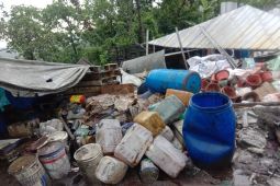 Tim KLHK tangani pembuangan limbah B3 di hutan Karawang