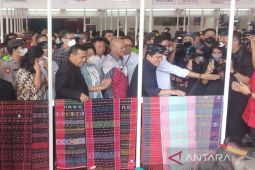 Kunjungi Pasar Rakyat di Taput, Erick Thohir dorong kolaborasi Pemda-BUMN