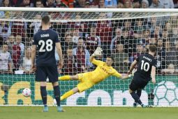 Burnley lepas dari zona degradasi usai imbangi Aston Villa 1-1