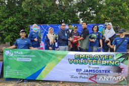BPJamsostek Pangkalpinang gelar employee volunteering go green