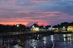 Menikmati sajian menggiurkan Cafe Laut Semare Pasuruan