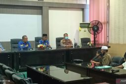 Terima pengunjuk rasa Hatapang Sekdakab : Kalau ada masalah silahkan tempuh jalur hukum