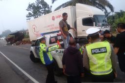 Tabrakan di  jalintim tewaskan sopir truk pengangkut sawit