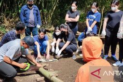 Mahasiswa UK Petra gandeng Sahabat Bambu berdayakan potensi Desa Mojotrisno Jombang
