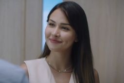 Estelle Linden perankan orang ketiga dalam serial "Dilema"