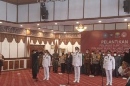 Gubernur Haris minta penjabat bupati tak segan koordinasi dengan mantan bupati