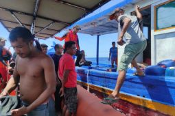 Tim SAR evakuasi 12 ABK di perairan Kepsul, begini kronologinya