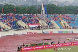 Pendukung Indonesia setia tonton laga Timnas vs Malaysia