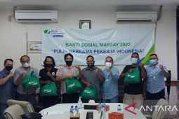 BPJAMSOSTEK Cikarang salurkan paket sembako kepada serikat pekerja Bekaasi