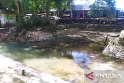 Kemarau sebabkan objek wisata pemandian Mata Ie  kering
