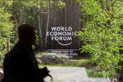 Pengunjuk rasa "anti Davos" kritisi kerusakan alam akibat ulah manusia