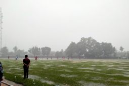 Hujan deras hentikan pertandingan sepak bola Popda Bungo lawan Tebo