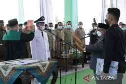 Bupati Situbondo lantik mantan anggota DPRD jadi kades PAW