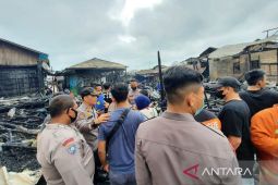 Pihak Kepolisian amankan lokasi kebakaran di Jalan S.Parman Samarinda