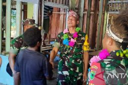 TMMD renovasi rumah warga Mamisi Teluk Wondama