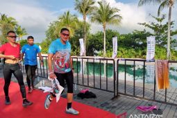 Sandiaga Uno ikuti ajang Belitung Triathlon 2022