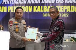 Sutarmidji serahkan hibah lahan-bangunan IPDN ke Polda Kalbar