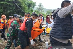3 pelajar terseret arus sungai di Sukabumi, 2 selamat 1 meninggal