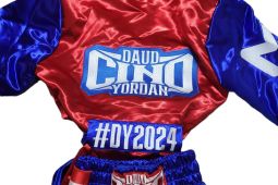 Daud Yordan gunakan kembali atribut tagar #DY2024 saat lawan petinju Thailand