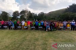 Bupati Jayapura meluncurkan sekolah sepak bola putra Yaebhu Nendali