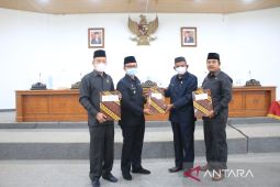 DPRD Bangka sahkan tiga Raperda