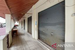 Ratusan toko di Pasar Paringin tidak berpenghuni