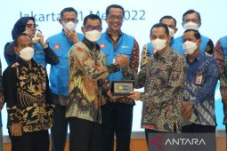 KPK beri rompi biru cegah korupsi ke PLN, pertama di lingkungan badan usaha