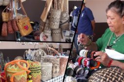 Produk UMKM tampil memikat di Festival Budaya Isen Mulang 2022