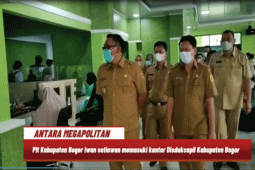 Plt Bupati Bogor sidak Disdukcapil hari pertama masuk kerja