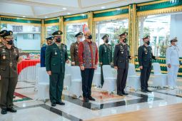 Kenakan baju adat Toba, Bobby ikuti upacara hari lahir Pancasila