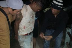 Dua polisi ditusuk saat menangkap pelaku penyalahguna narkoba