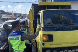 Polres Batu awasi lalu lintas hewan ternak untuk antisipasi PMK