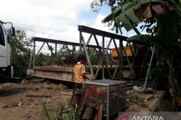 Tiang pancang Jembatan Ngadi Kediri diperkuat