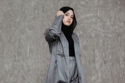 Kerelaan hati Hanin Dhiya terekam dalam single berjudul "Kembalilah Padanya"