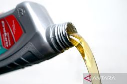 Ingin mesin lebih awet? Ketahui beda  dan fungsi oli sintesis & mineral