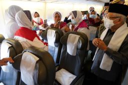 Wapres lepas keberangkatan calon haji kloter 1 Surabaya
