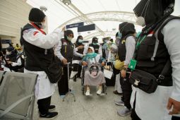 Jamaah haji mengucap syukur tiba di Tanah Suci