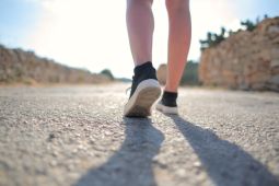 Berapa banyak jumlah langkah per hari yang dapat turunkan berat badan?