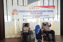 Polisi Jambi ramai-ramai donor darah