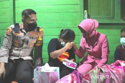 Kapolresta Samarinda beri semangat  siswi yang diusir oknum guru