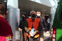KPK pindahkan dua tersangka korupsi Bursel untuk persidangan di Ambon