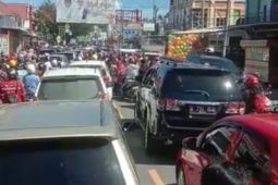 Gempa, ribuan warga tinggalkan kota Mamuju