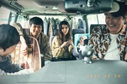 IU ingin lebih banyak berakting sejak main di "Broker"